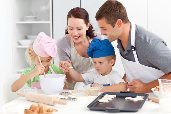 Giúp đỡ cha mẹ làm việc nhà giúp con rèn luyện sự trưởng thành | Tin tức  Online